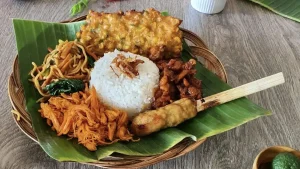 Foto Nasi Campur Bali Dari Dekat