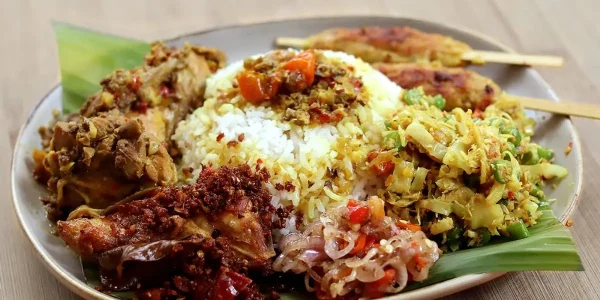 Kelezatan Nasi Campur Bali Yang Wajib Kalian Coba