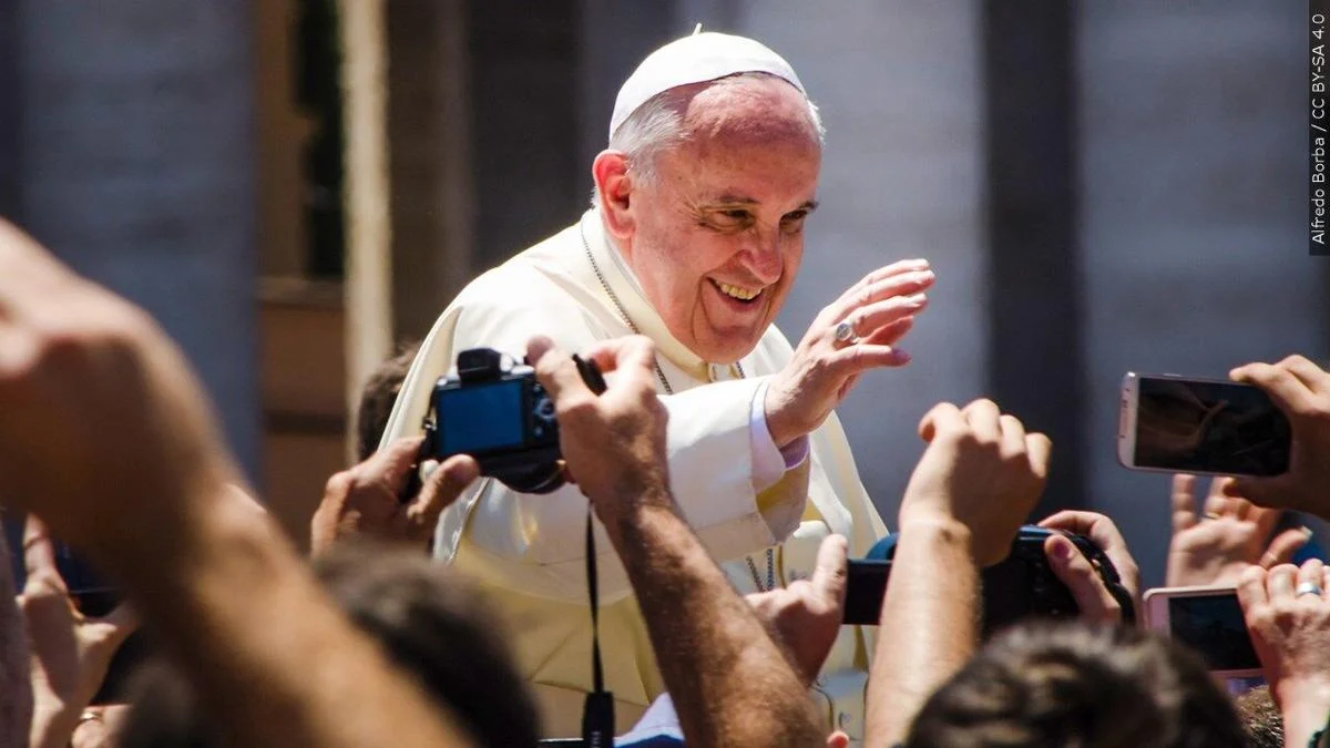 Paus Fransiskus Meminta Doa Karena Kondisinya Masih Kritis Akibat Gagal Ginjal Dini