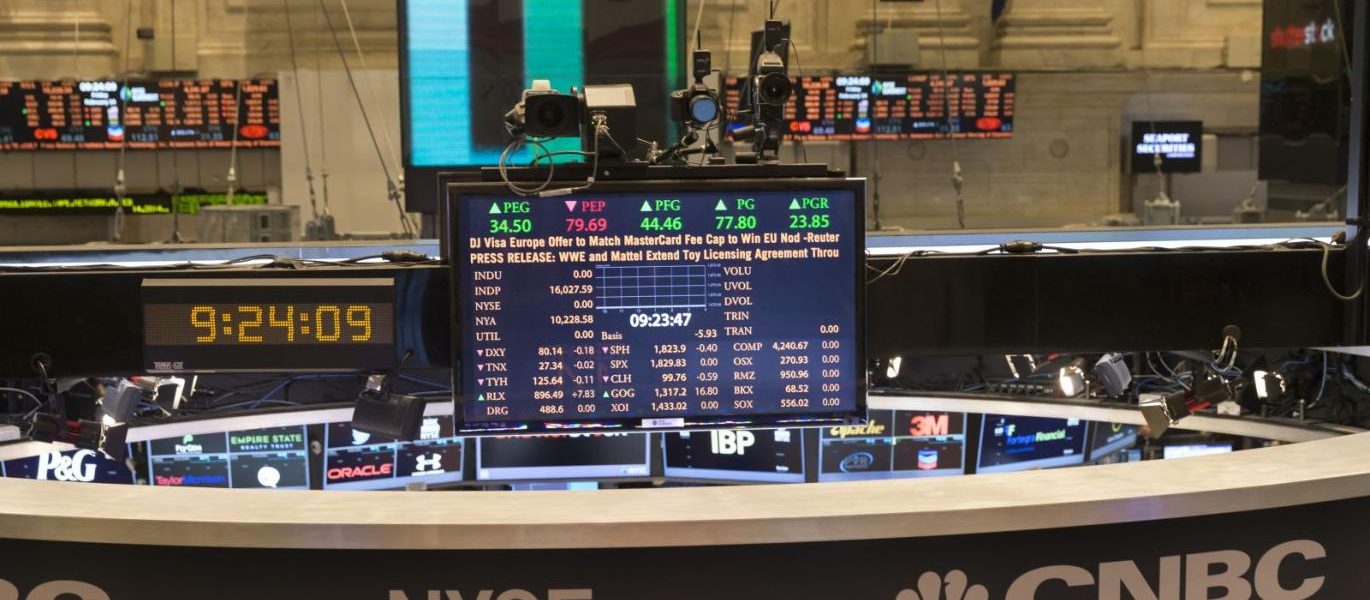 Pasar Saham AS Terkoreksi, Ketegangan Politik dan Data Ekonomi Jadi Sorotan